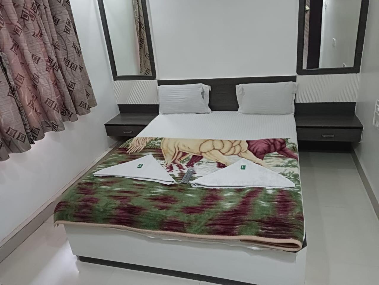 Hotel Shri Sai Darshan Shirdi Extérieur photo